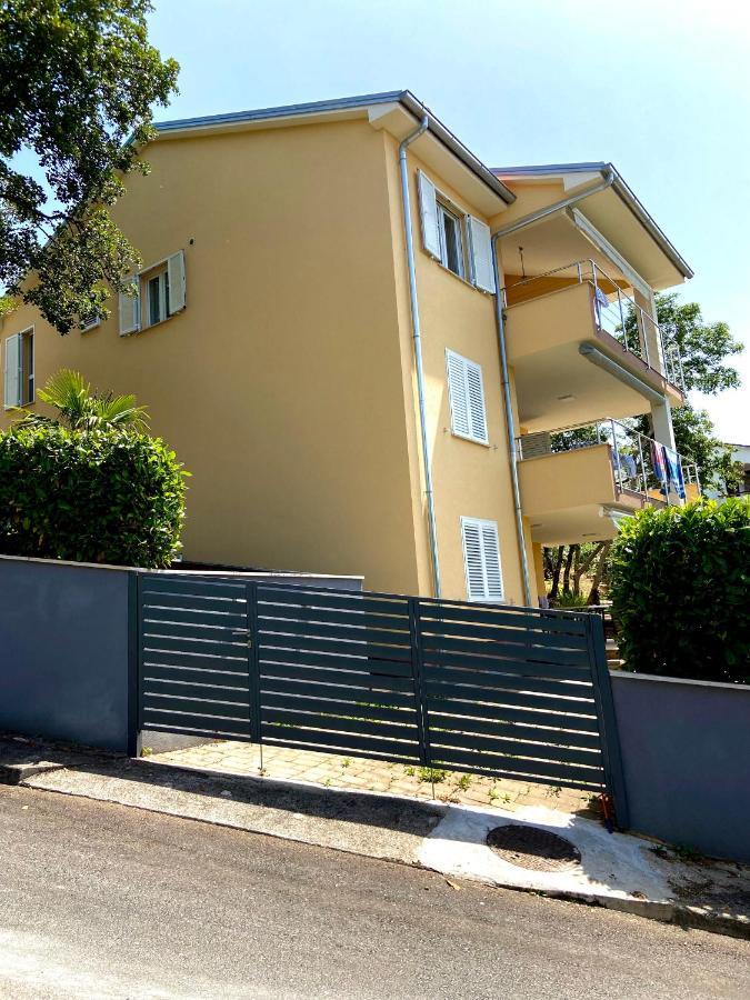 Villa Rudy Holiday Home Нивице Екстериор снимка